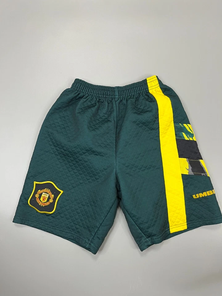 Vintage Manchester United Goalkeeper Shorts 1994-1997 Size L Boys Large  - Image 1 of 4