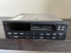 Radio casete Ford F33F-19B132-BD fabricante de equipos originales - Imagen 1 de 8