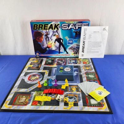 2003 MATTEL BREAK THE SAFE BOARD GAME PLAY AS A TEAM TO BEAT THE CLOCK COMPLETE - Image 1 of 4