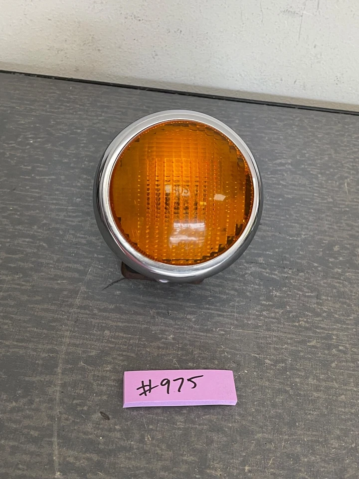 Luz antiniebla ámbar #975 Mercedes Benz W108 W109 250SE 280SE 300SE Foto 1 de 4