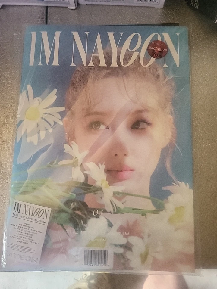 NAYEON (TWICE) - IM NAYEON - Exclusive Photo Card - Cover 04 - 1st Mini Album Foto 1 de 2