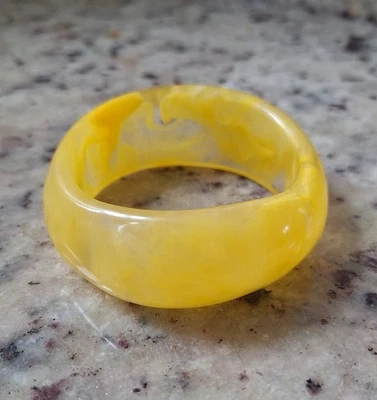 Brazalete Brazalete Resina Marbelizada Amarilla Foto 1 de 4