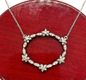 Antiguo collar de oro blanco macizo de 14k con colgante ovalado de diamantes patrón de estrella para damas - Imagen 1 de 8