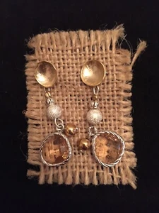 orecchini con base oro,pendenti pallini argentato radiato e cristallo Ambra  - Foto 1 di 4