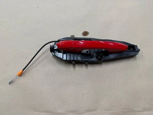 Manija de puerta lateral derecha para pasajero Ford Mustang 2015-2023 "rojo carrera" - OEM - Imagen 1 de 9