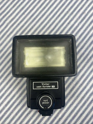Vivitar 285 Zoom Thyristor Electronic Vari Power Flash-Battery powered UNTESTED - Image 1 of 4