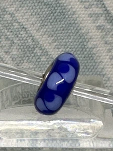 Authentische Trollbeads OOAK hellblaue Felsbrocken auf königsblau UU, neu (9,0) - Bild 1 von 14