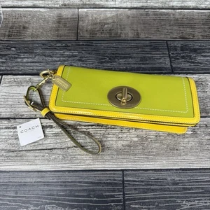 Borsa pochette Coach Zoe giallo verde Chartreuse in pelle nuova con etichetta - Foto 1 di 10