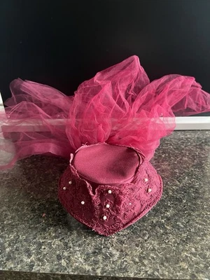 Tocado Rojo Vintage con Velo Rojo para Mujer Perlas y Encaje Decoración Foto 1 de 4