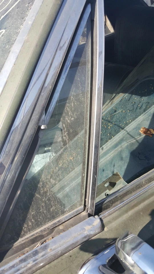 Vidrio de ventilación delantera para conductor Chevy Bel Air Pontiac Catalina LH 65-68 (solo vidrio) Foto 1 de 3