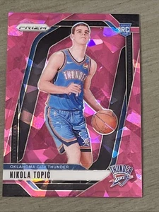 2024-25 Panini Prizm Nikola Topic #230 Pink Ice Prizm RC OKC Thunder - Foto 1 di 3