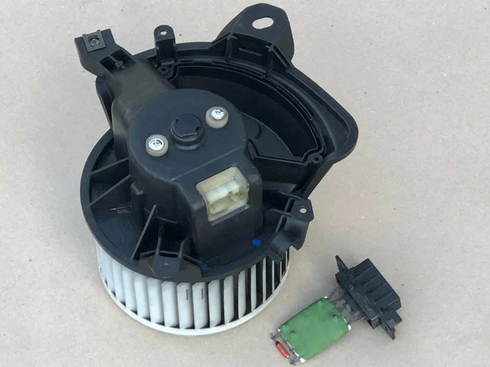 Fiat Punto Grande Multijet 199 Gebläsemotor + Widerstand Gebläse Denso 5D3330100 - Bild 1 von 4