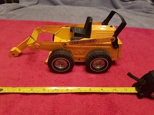 Vintage NYLINT CORP ROCKFORD ILL gelber Trencher GEPRESSTES STAHL SPIELZEUG 1960er USA - Bild 1 von 12