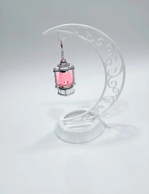 Media Luna Blanca Y Soporte Linterna Con Iluminación Decorativa Ramadán Foto 1 de 4