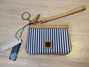 Neu mit Etikett Dooney & Bourke Leder Handgelenktasche maritim blau weiß gestreift - Bild 1 von 11
