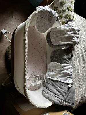Snoo ‎- Smart Sleeper Baby Bassinet - Happiest Baby  - Image 1 of 3