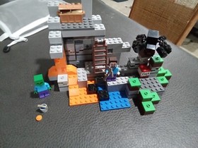 LEGO Minecraft: The Cave (21113)