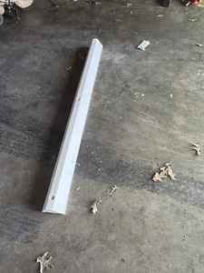 Recycled Rubber Parking Block White Pre Owned Never Installed - Picture 1 of 1