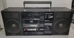 Raro Vintage Hitachi Registratore Cassette Stereo Boombox Altoparlanti Staccabili TRK-9300W - Foto 1 di 8