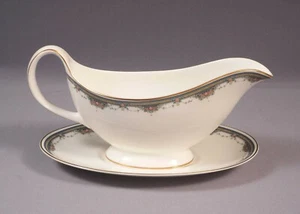 Royal Doulton Salisbury Sauce Gravy Boat Oval Underplate England - Picture 1 of 4