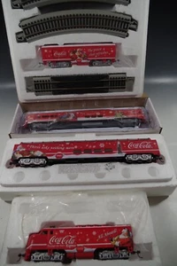COKE COCA-COLA DURCH DIE JAHRE EXPRESS HAWTHORNE DORF ZUG SET HO SCALE NEU IM KARTON - Bild 1 von 7