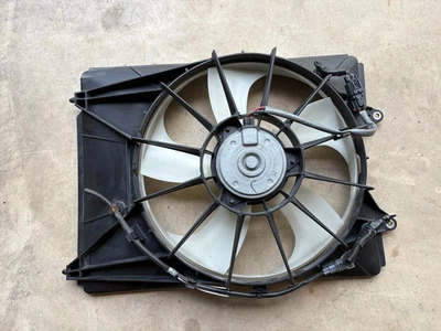 OEM, 2014-2020 Acura MDX 3.5L Left Engine Cooling Motor Fan Assembly Foto 1 de 4