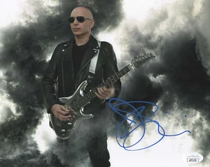 Foto firmada de Joe Satriani 8x10 con certificado de autenticidad de la JSA #AP71176 - Imagen 1 de 2