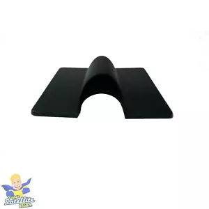 2 x SCHWARZE ZIEGEL BUSTERABDECKUNG / AUSBLASPLATTE FÜR SATELLITEN- / LUFTKABEL - Bild 1 von 4