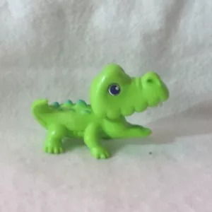 JOUET FIGURINES CROCODILE EN PVC VERT TOUT MIGNON DANS SON JUS - Picture 1 of 5
