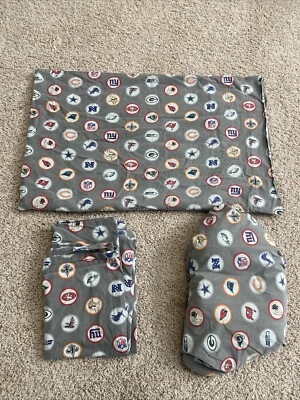 Juego de sábanas dobles para adolescentes POTTERY BARN logotipos de fútbol americano NFL - ajustados, planos y almohada Foto 1 de 3