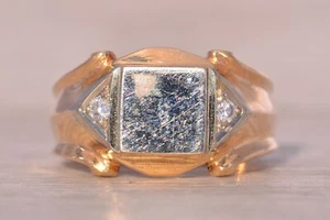Antique Signet Ring in White and Yellow Gold with Natural Diamonds - Picture 1 of 11