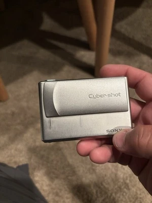 Câmera Digital Antiga Sony Cybershot DSC-T1 Prata - Apenas Câmera - Imagem 1 de 4
