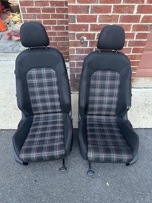 MK7.5 Volkswagen GTI Rabbit Edition Par Asientos Delanteros Negro Patrón Cuadros Foto 1 de 4