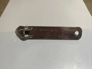 Abridor de latas de cerveza Falstaff Brewing Corp. St. Louis de metal vintage - Imagen 1 de 2