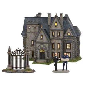 Department 56 - Batman Wayne Manor Village & Accy DC Comics - Picture 1 of 3