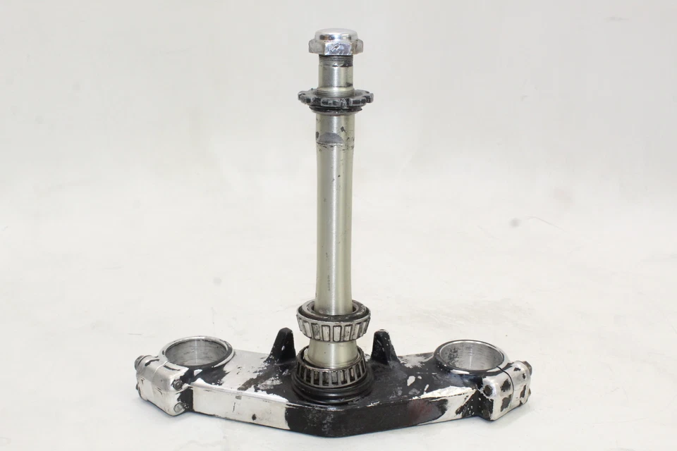 Abrazadera de horquilla delantera inferior triple árbol Kawasaki Ninja ZX6R ZX600 2000-02 FABRICANTE DE EQUIPOS ORIGINALES Foto 1 de 4