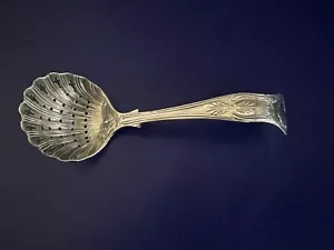 ANTIQUE HALLMARKED SILVERPLATE SHELL TIP HANDLE PIERCED BERRY SUGAR SIFTER LADLE - Picture 1 of 4