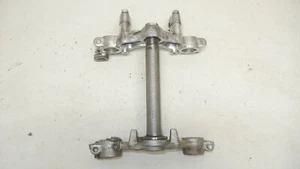 1985 SUZUKI DR100 DR 100 TRIPLE TREE STEERING STEM UPPER LOWER FORK CLAMPS - Picture 1 of 7