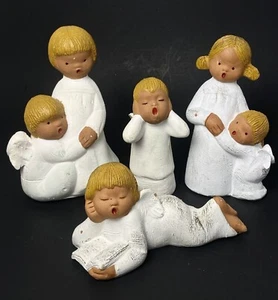 Vintage Jullar Angel Figurine Statues Boy Girl Singer Terracotta Christmas Set 4 - Picture 1 of 24