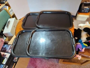 Juego de 4 bandejas para servir de plástico negro - Imagen 1 de 9