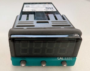 CAL Controls 3300 Temperature Controller RS511-8897 - Picture 1 of 4