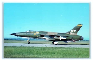 Postkarte Republic F-105G Thunderchief Überschall taktisches Jagdbomber Flugzeug - Bild 1 von 2