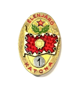 PEOPLE'S REPUBLIC HUNGARY. BADGE ADVANCED SOLDIER 1st. degree "ÉLENJÁRÓ KATONA" - Picture 1 of 3