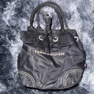 Tommy Hilfiger hand purse black - Picture 1 of 6