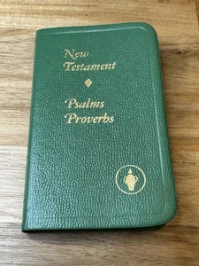 New Testament Psalms Proverbs Pocket Size Bible The Gideons International Green - Bild 1 von 4