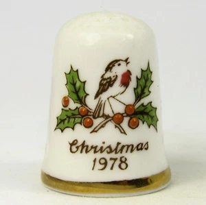 CAVERSWALL BONE CHINA THIMBLE 'CHRISTMAS 1978' (TM052) - Picture 1 of 5