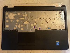 Conjunto/carcasa de reposamanos Dell Latitude E5550 (solo para pr/R) - Imagen 1 de 11