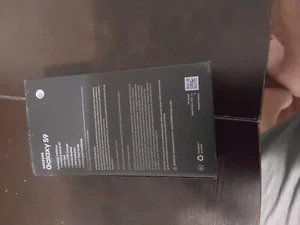 Samsung Galaxy S9 Original (Box Only) with Sleeve - Picture 1 of 10
