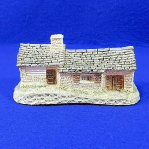 Early David Winter BLACKSMITH'S COTTAGE Figurine Only Excellent Condition - Picture 1 of 9
