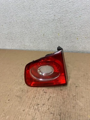 Оригинальный внутренний задний фонарь правосторонний для Volkswagen Tiguan 2009–2011 годов выпуска N1453 - Изображение 1 из 4